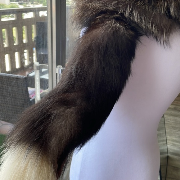 J.Mendel Fox Fur Scarf - Picture 8 of 10